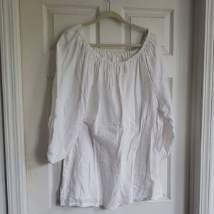 La Vide Aloha White Smocked 3/4 Sleeve Blouse